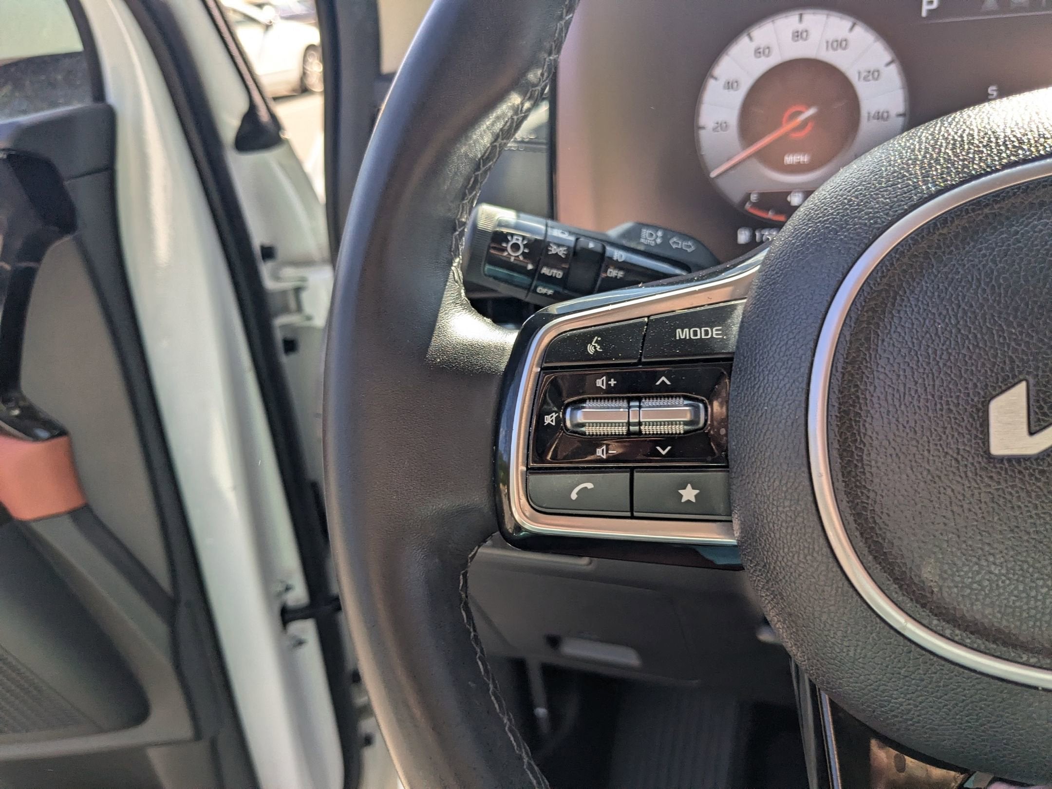 2024 Kia Carnival SX