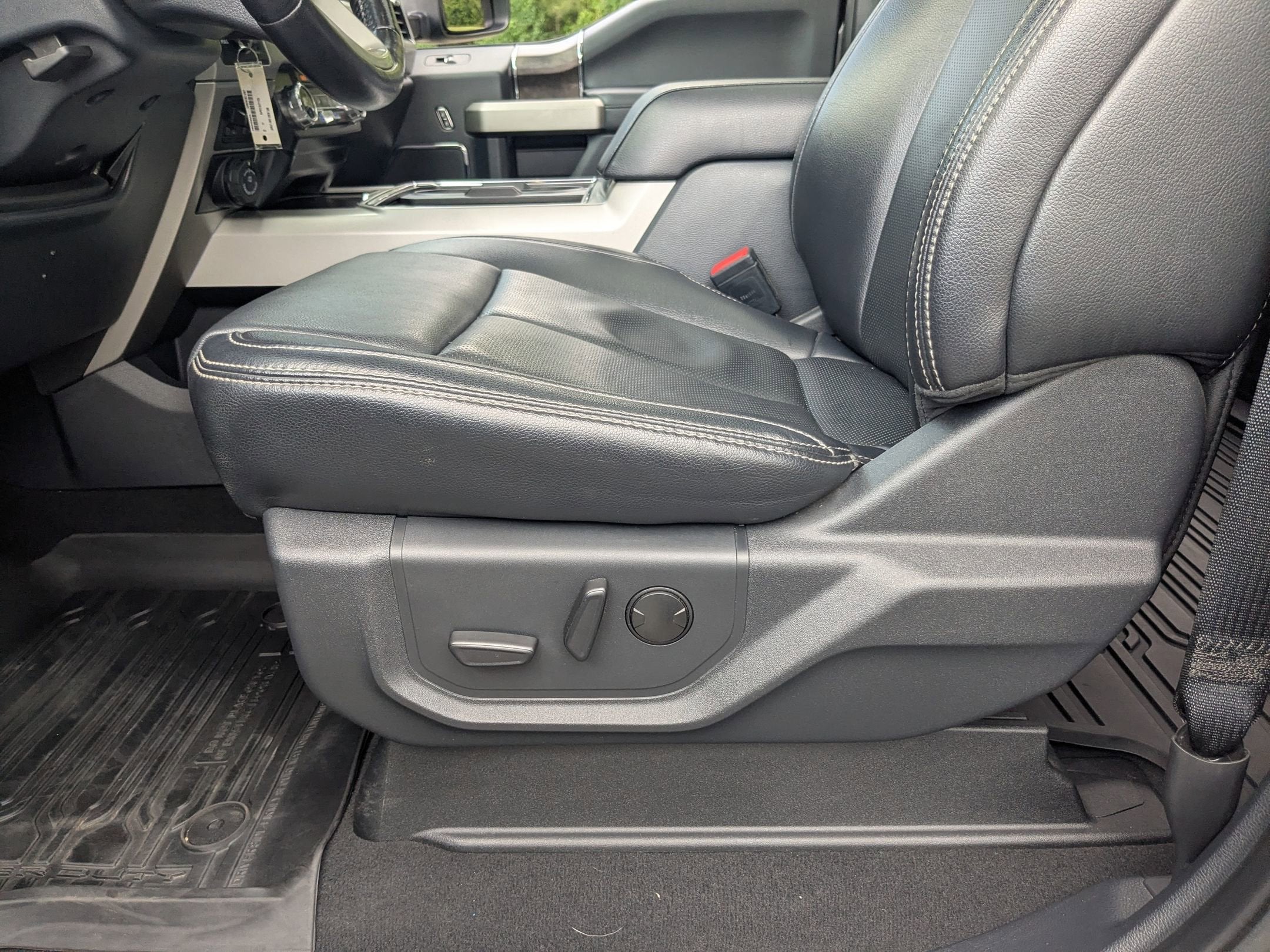 2022 Ford Super Duty F-250 SRW LARIAT