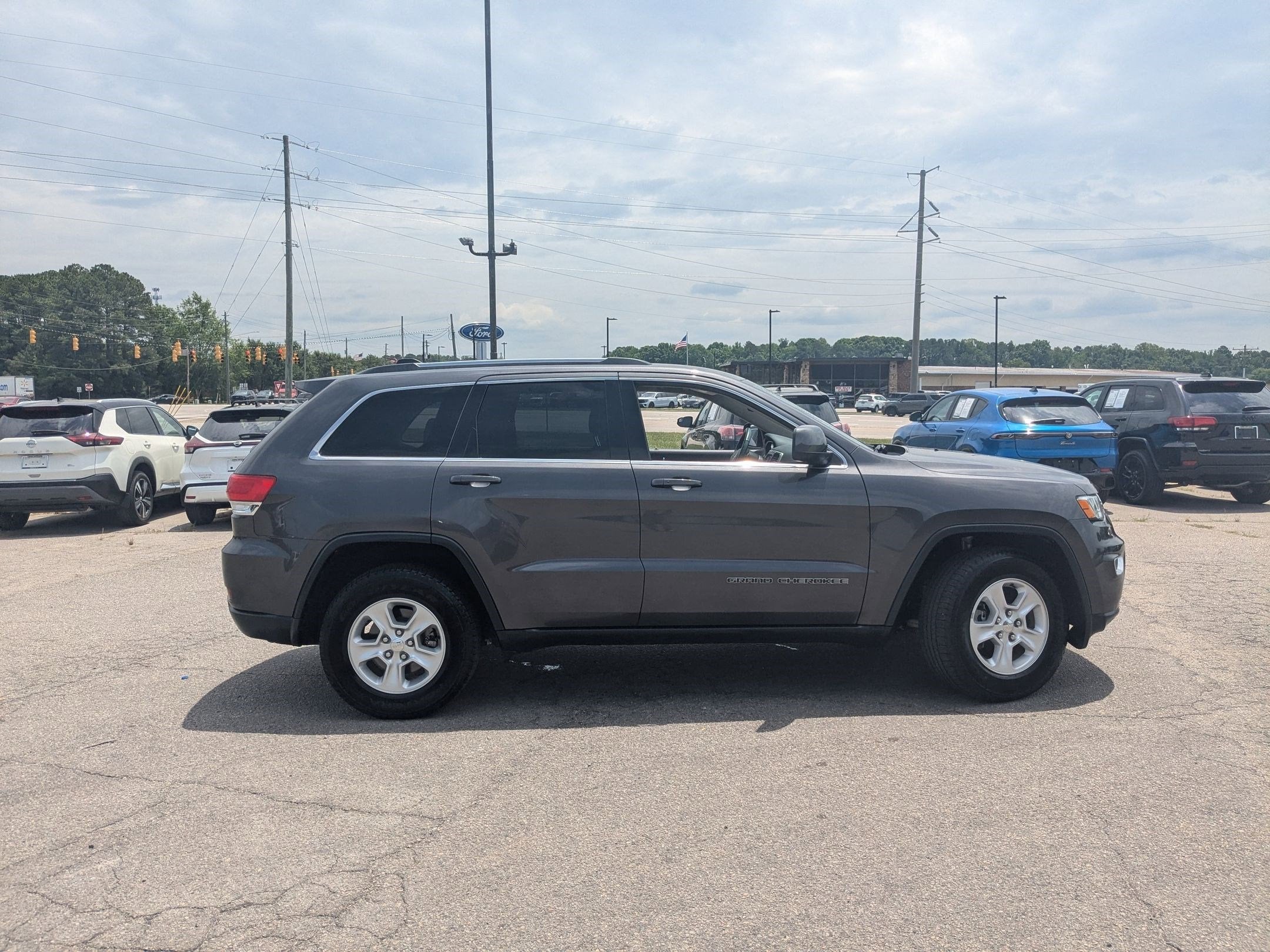 2017 Jeep Grand Cherokee Laredo 4x2