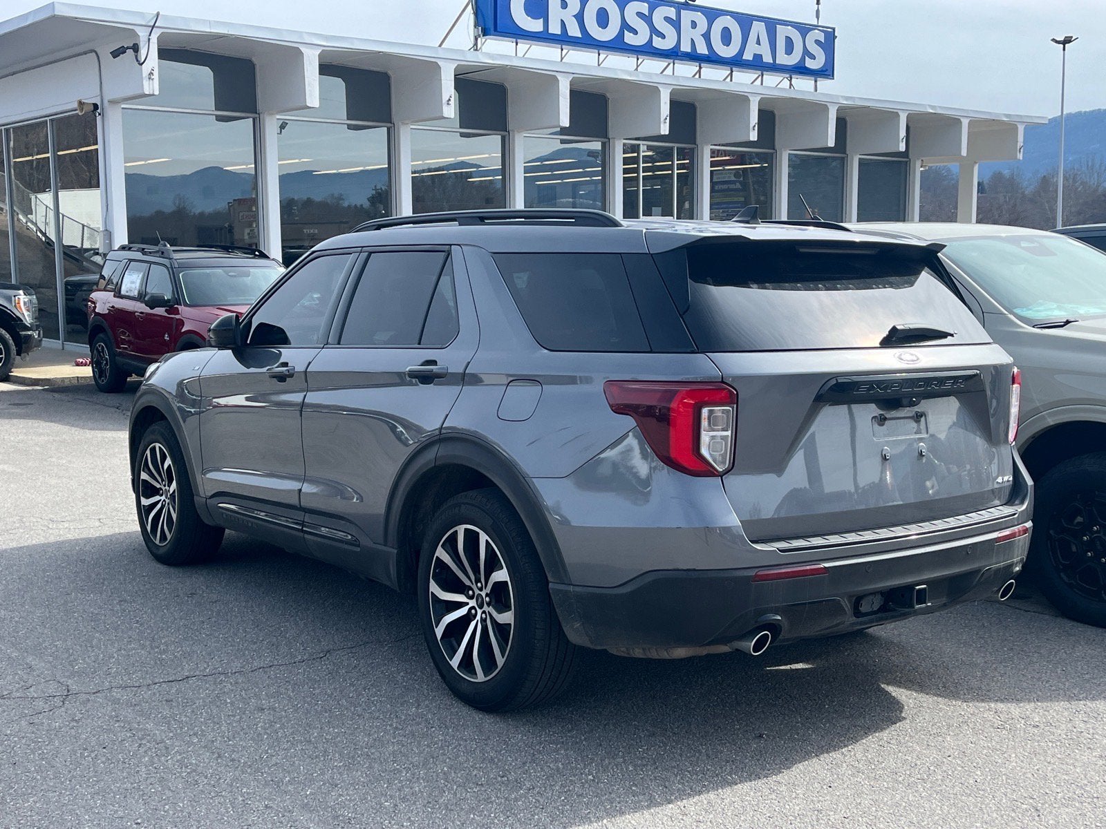 2022 Ford Explorer ST-Line