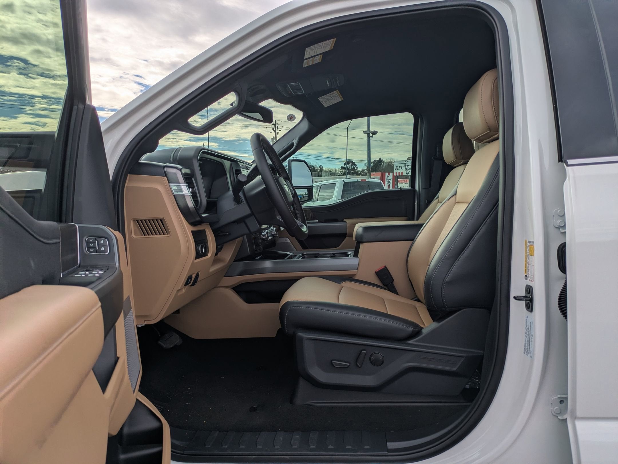 2026 Ford Super Duty F-250 SRW LARIAT