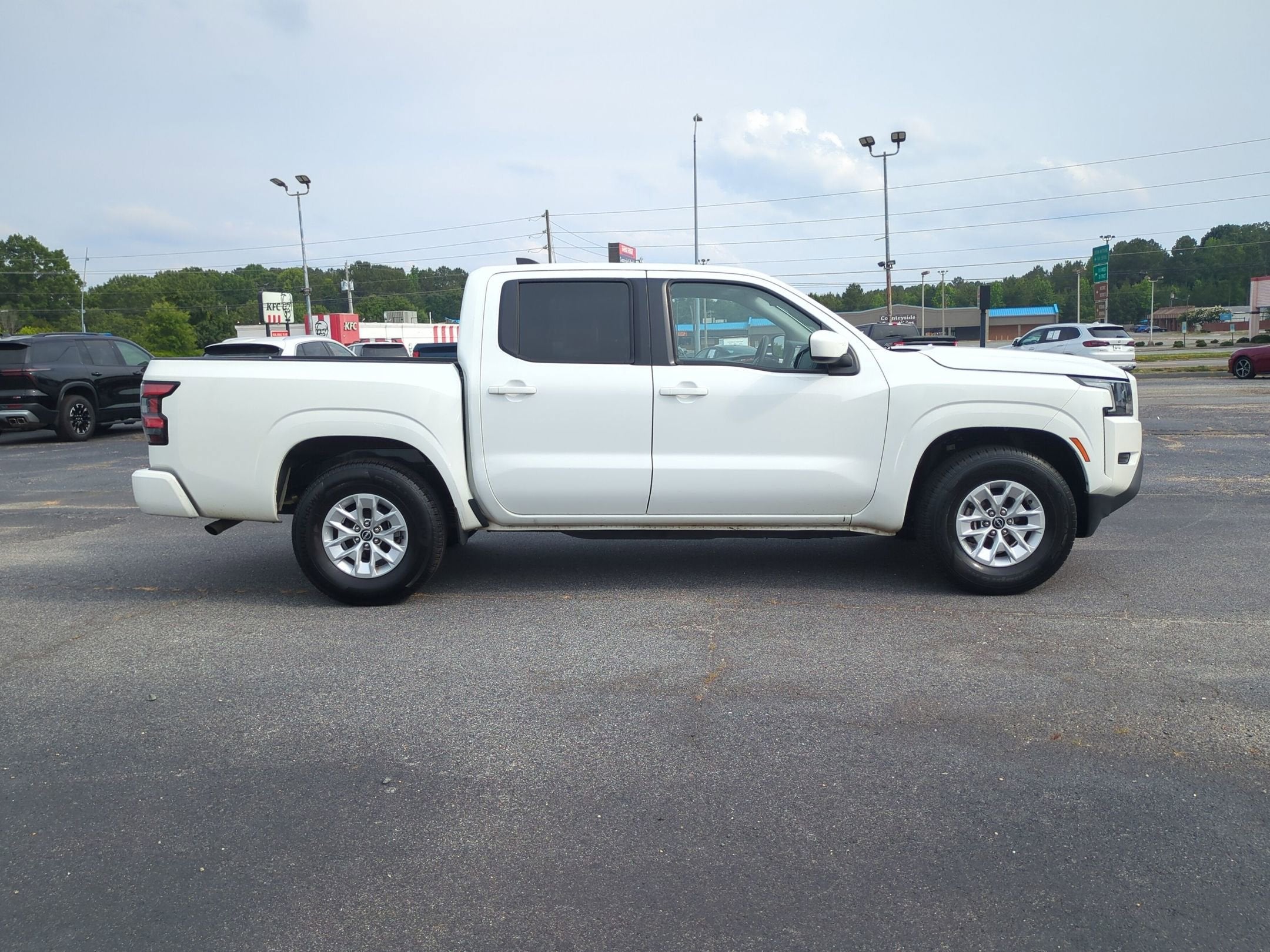 2024 Nissan Frontier SV