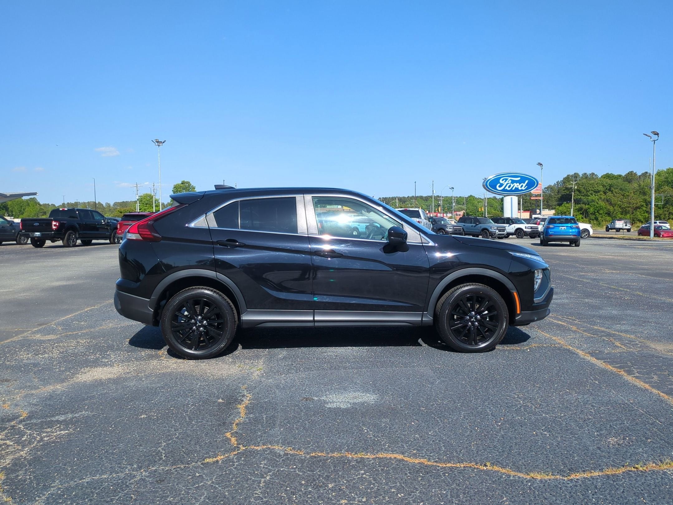 2024 Mitsubishi Eclipse Cross Base