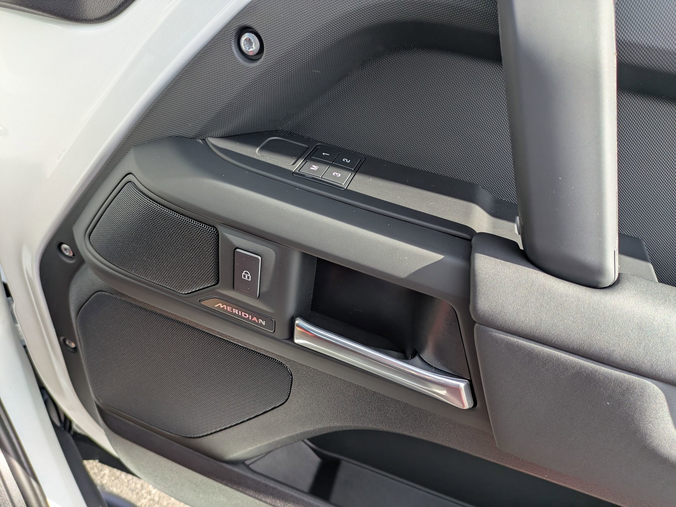 2025 Land Rover Defender S