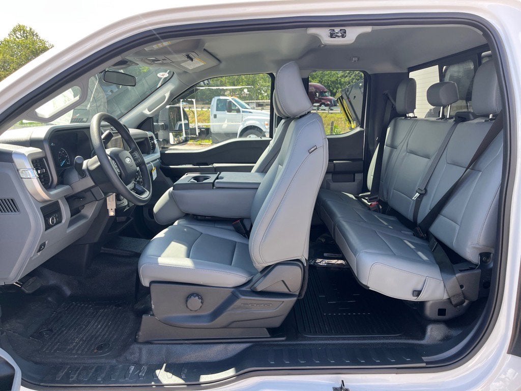 2025 Ford Super Duty F-550 DRW XL DRW