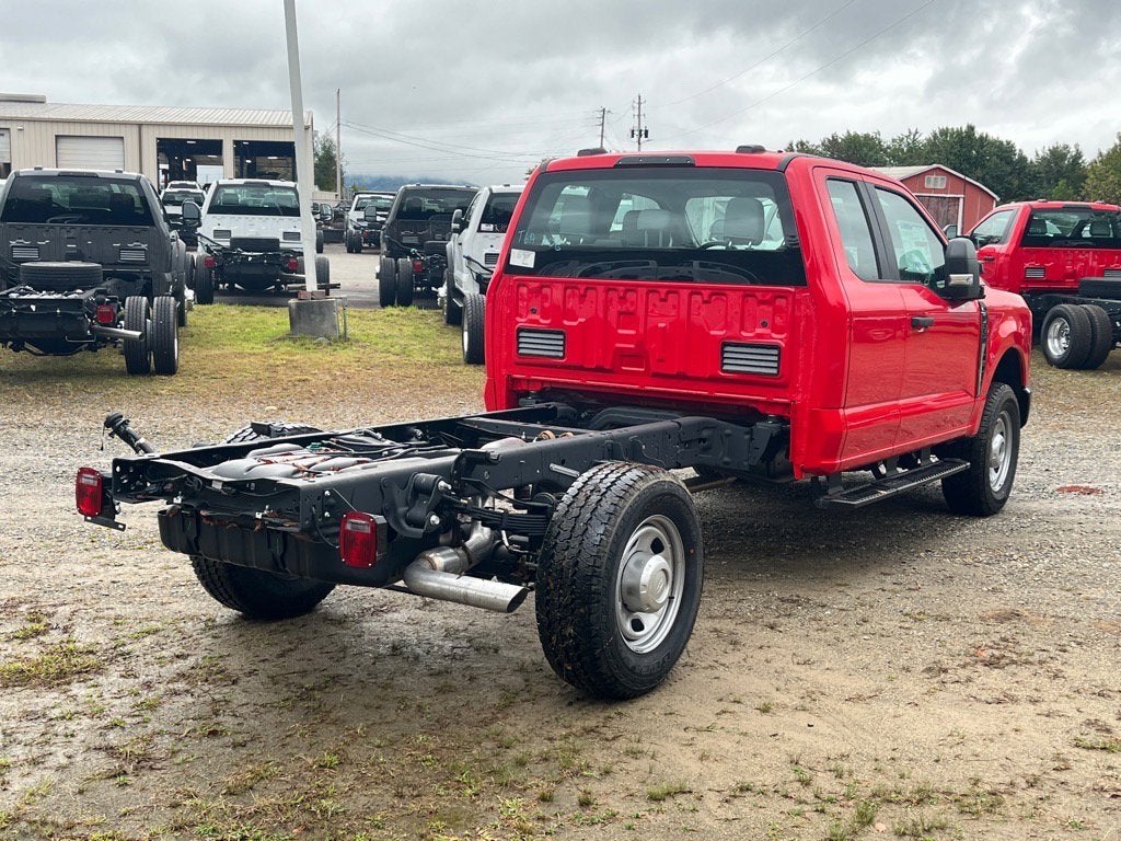 2025 Ford Super Duty F-350 SRW XL