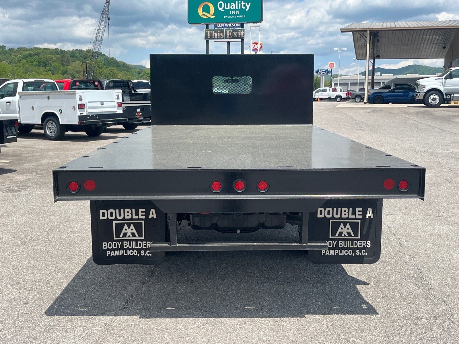 2025 Ford Super Duty F-600 DRW XL