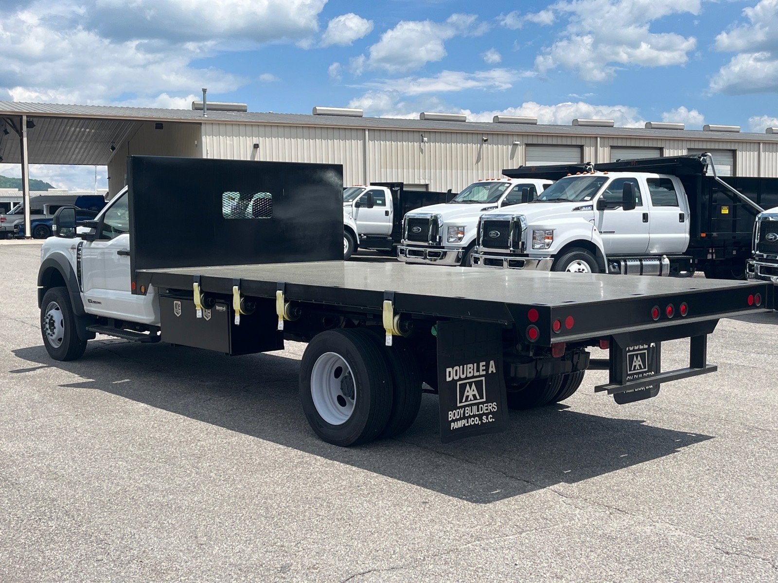 2025 Ford Super Duty F-600 DRW XL