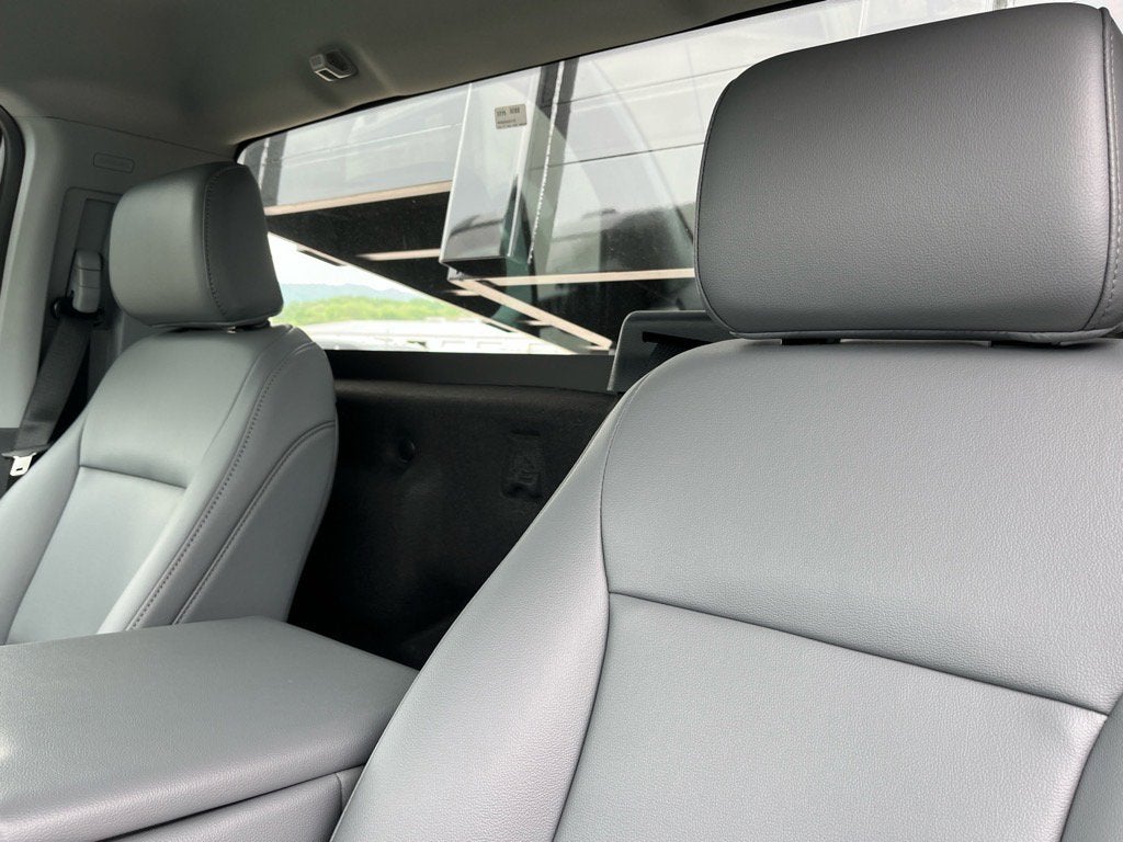 2025 Ford Super Duty F-600 DRW XL