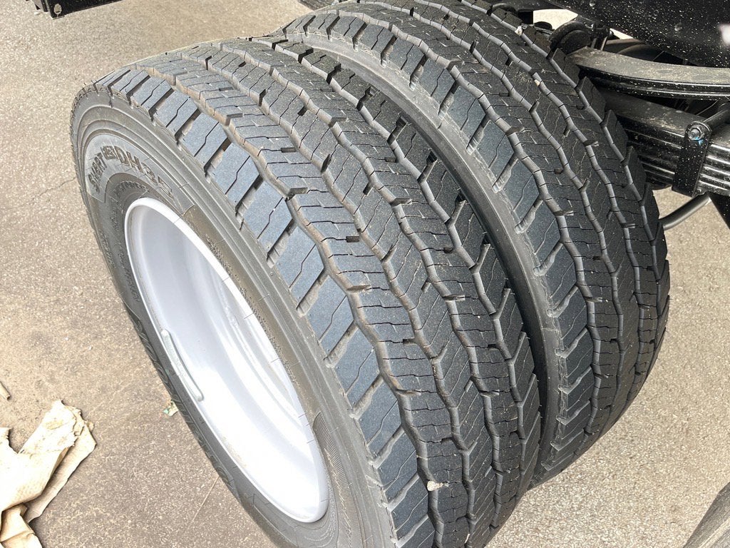 2025 Ford Super Duty F-600 DRW XL