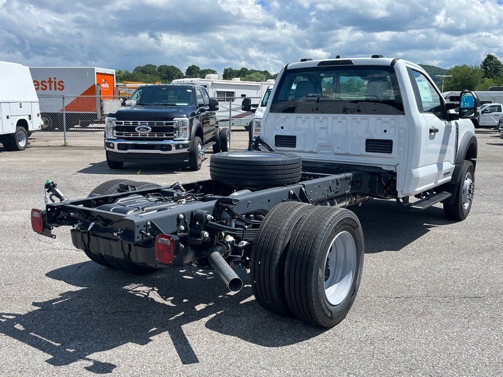 2025 Ford Super Duty F-600 DRW XL