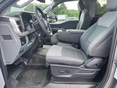 2025 Ford Super Duty F-600 DRW XLT