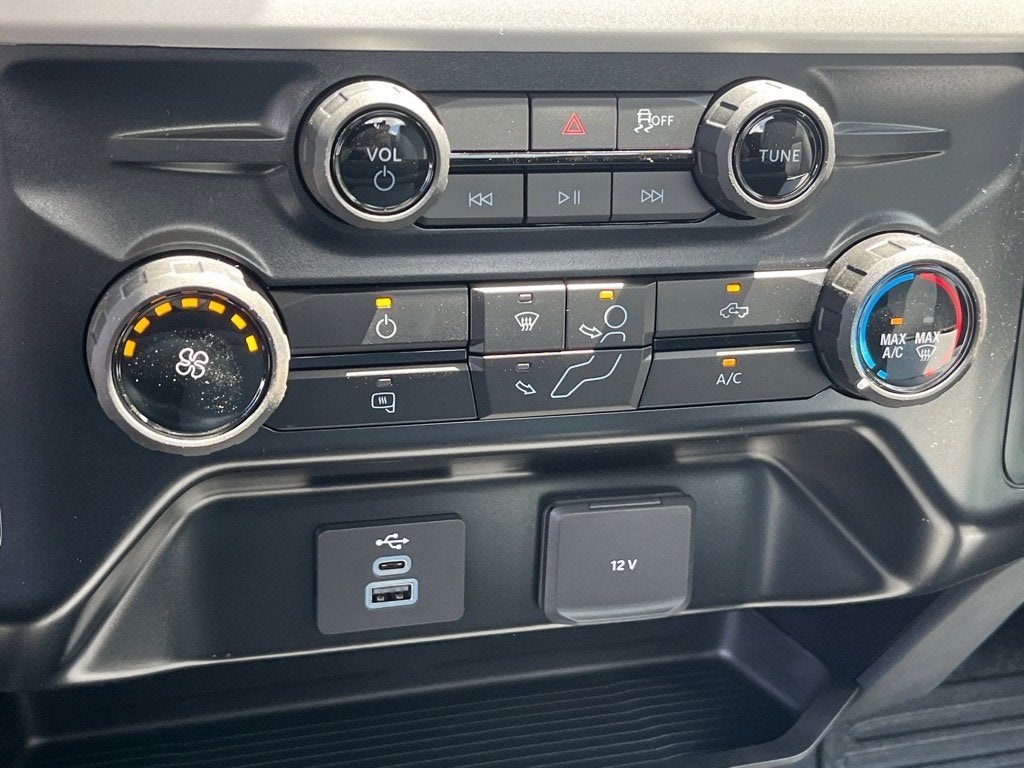 2025 Ford Super Duty F-600 DRW XL