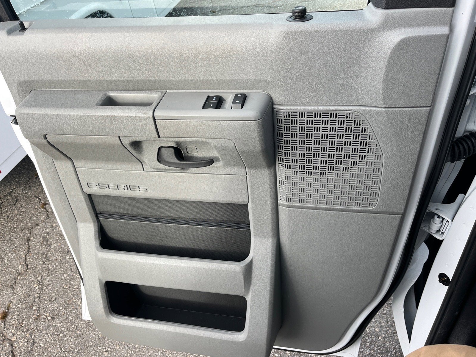 2026 Ford E-Series Cutaway Base Cutaway