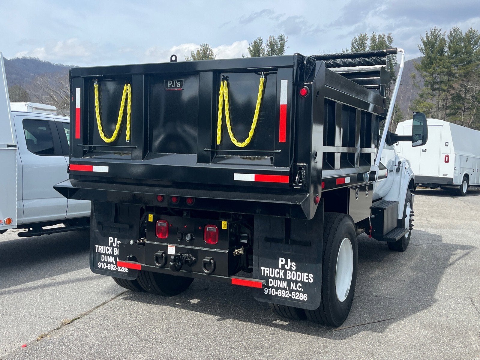 2026 Ford F-750SD Base