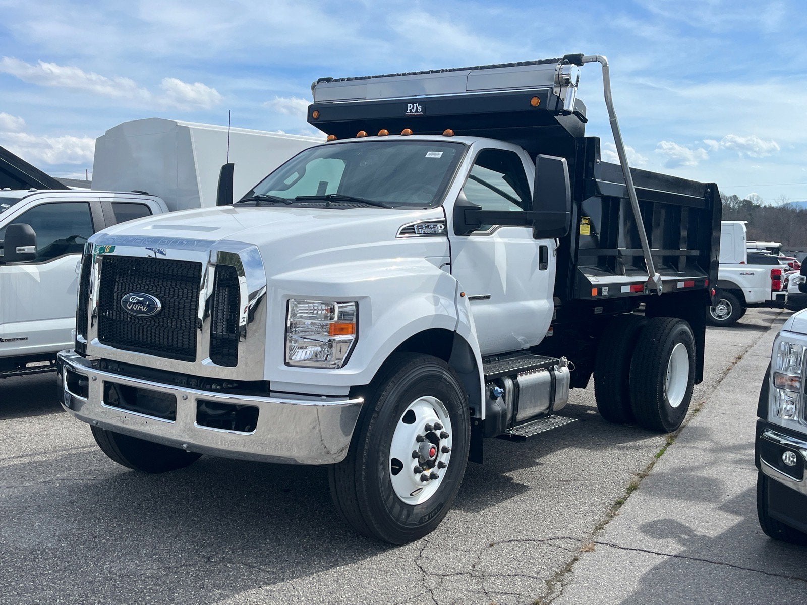 2026 Ford F-750SD Base
