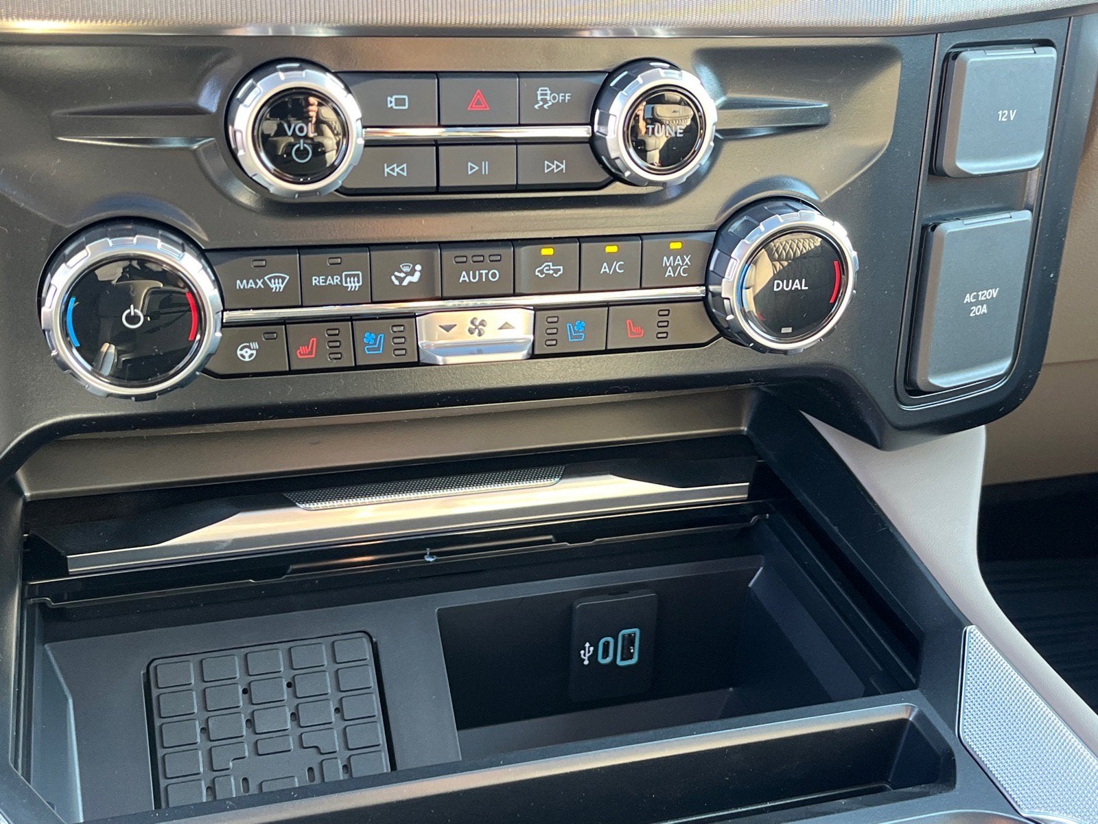 2026 Ford Super Duty F-350 SRW Platinum