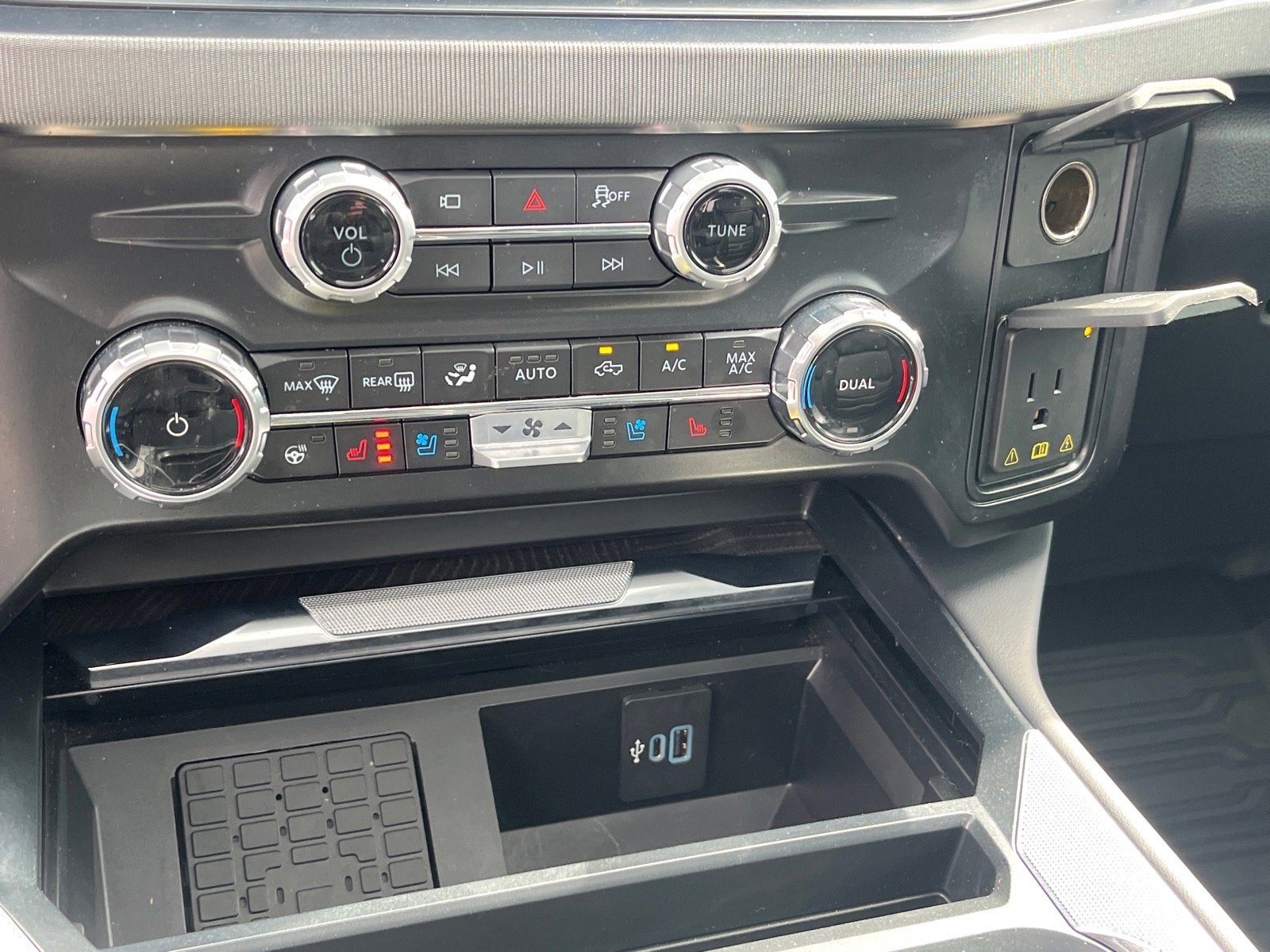 2025 Ford Super Duty F-350 DRW Platinum