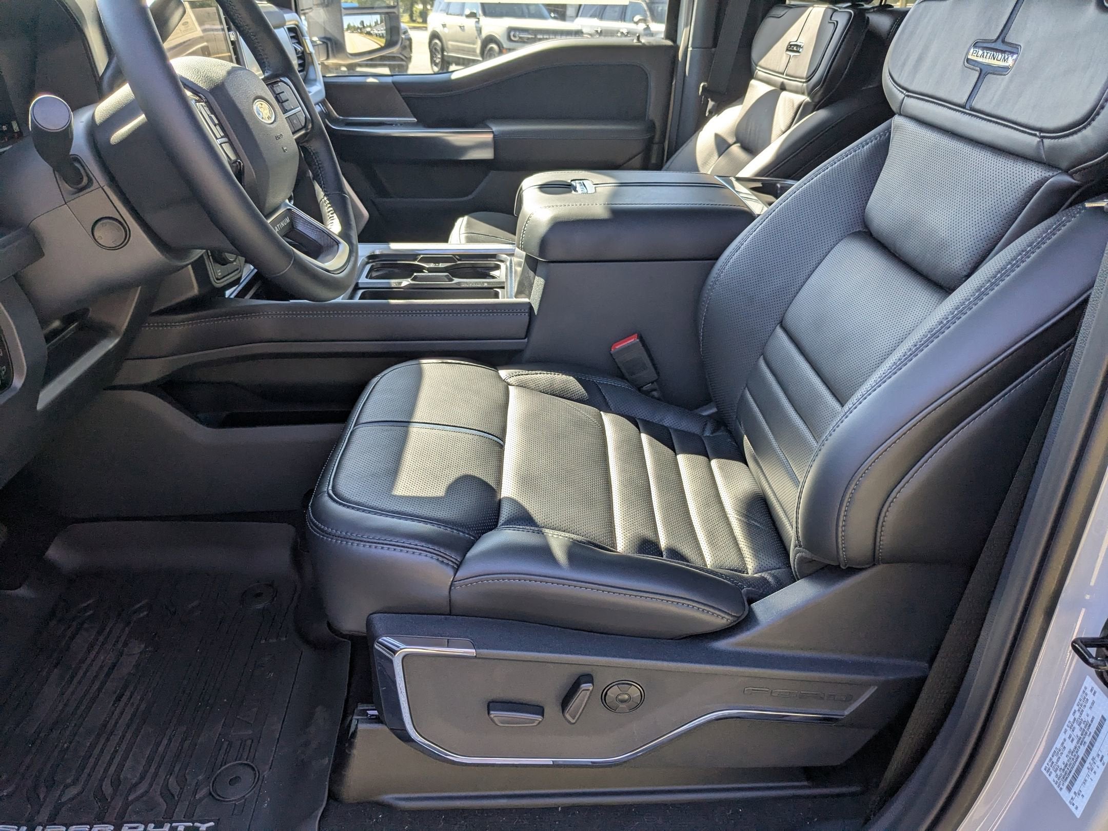 2025 Ford Super Duty F-250 SRW F-250® Platinum®