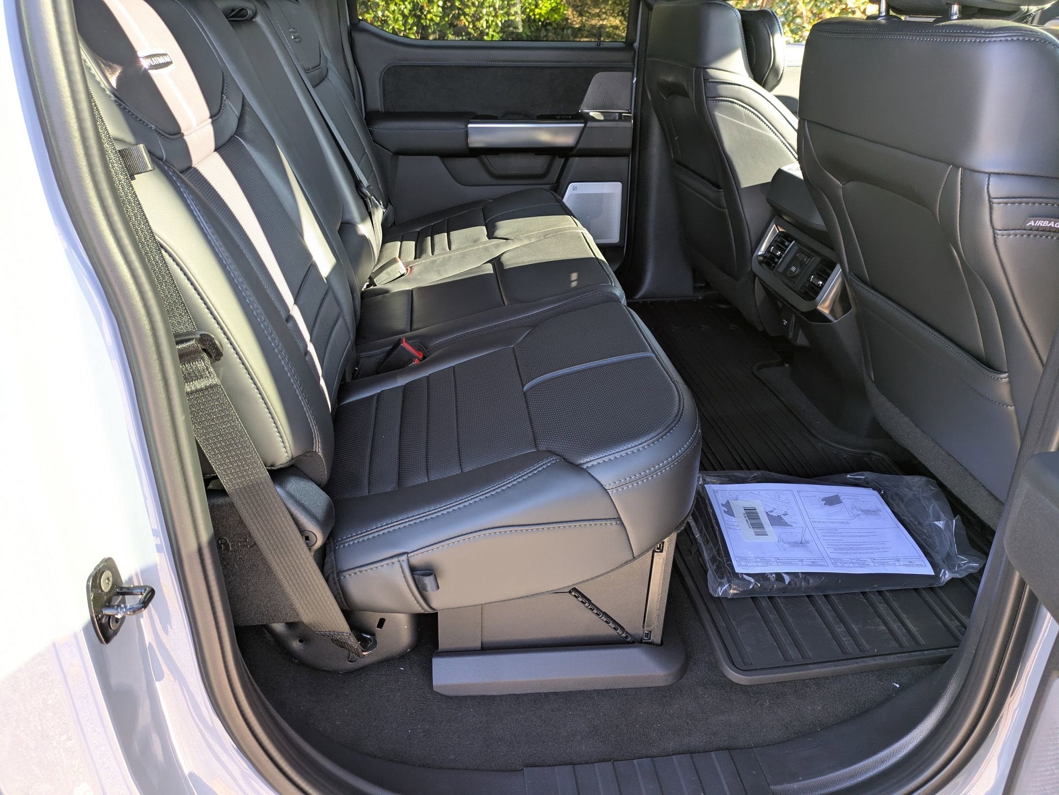 2025 Ford Super Duty F-350 SRW Platinum