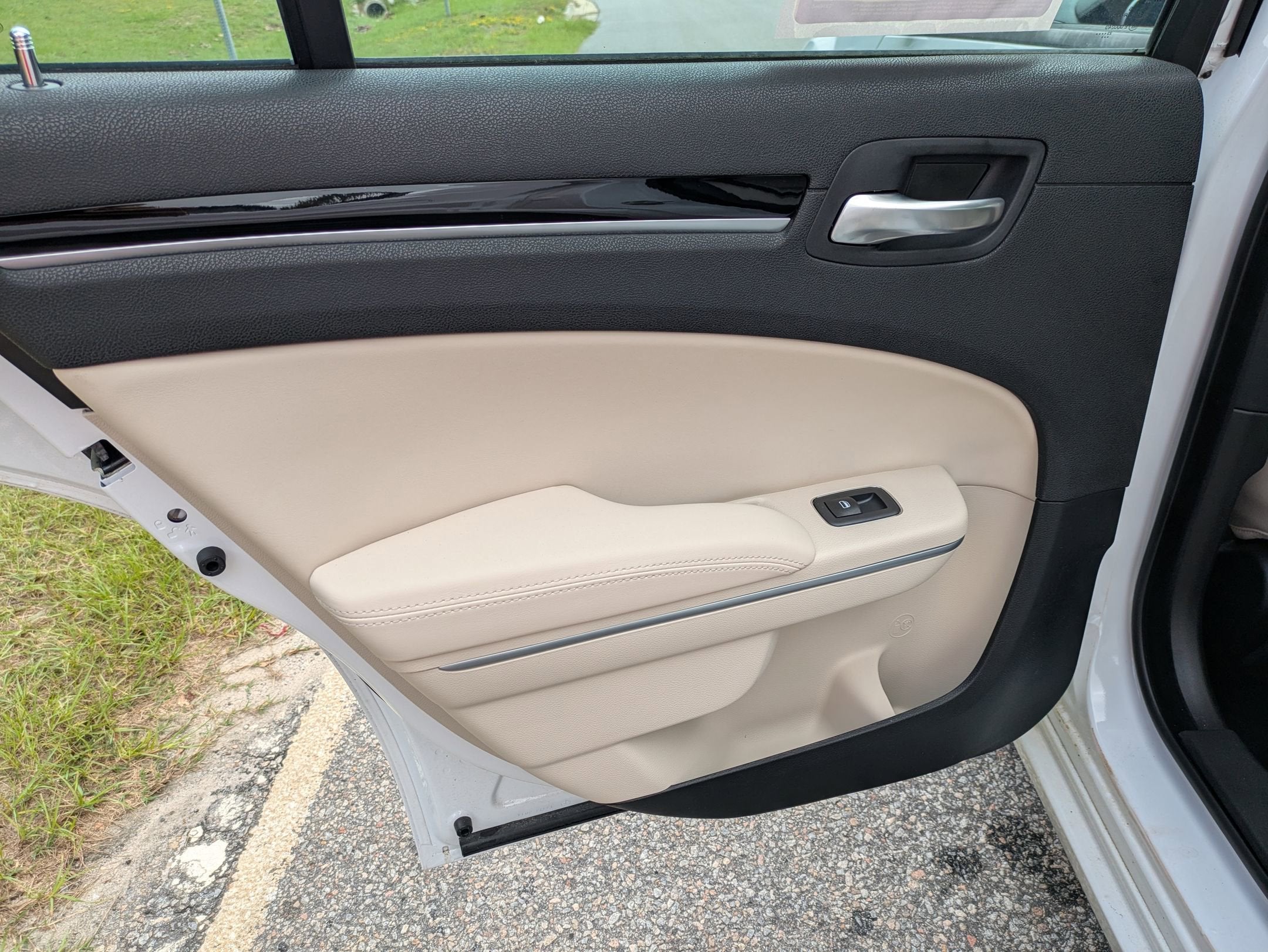 2023 Chrysler 300 Touring