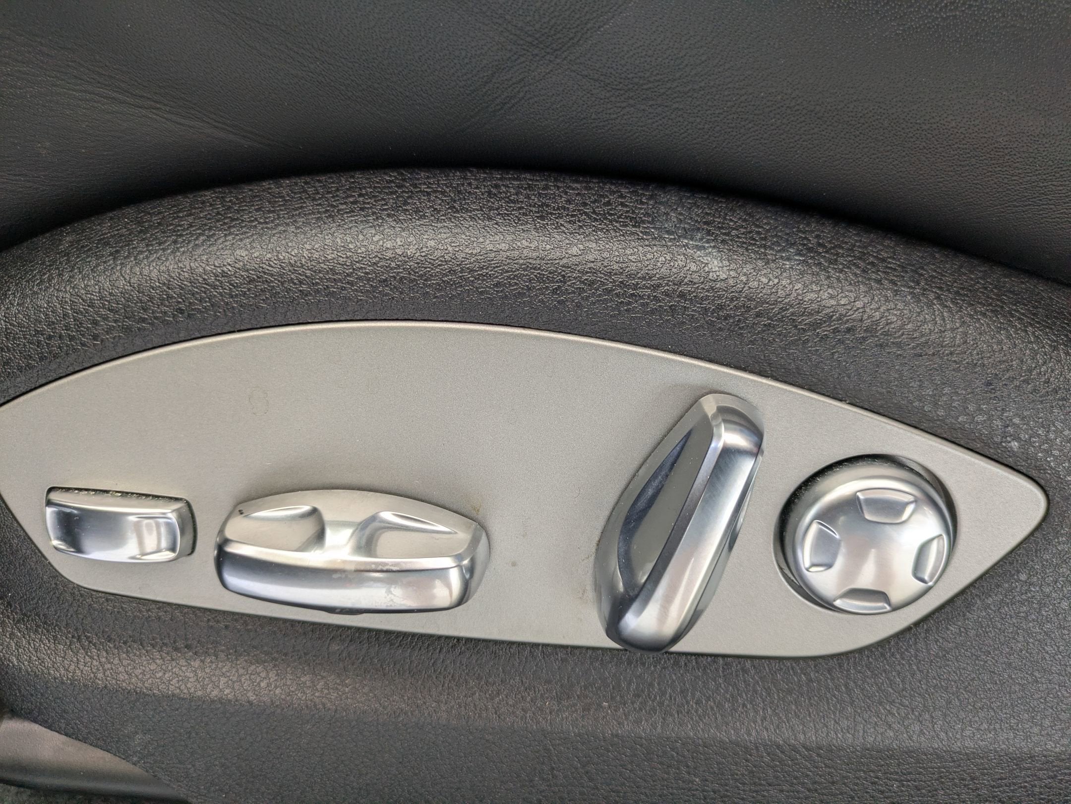 2024 Porsche Macan T