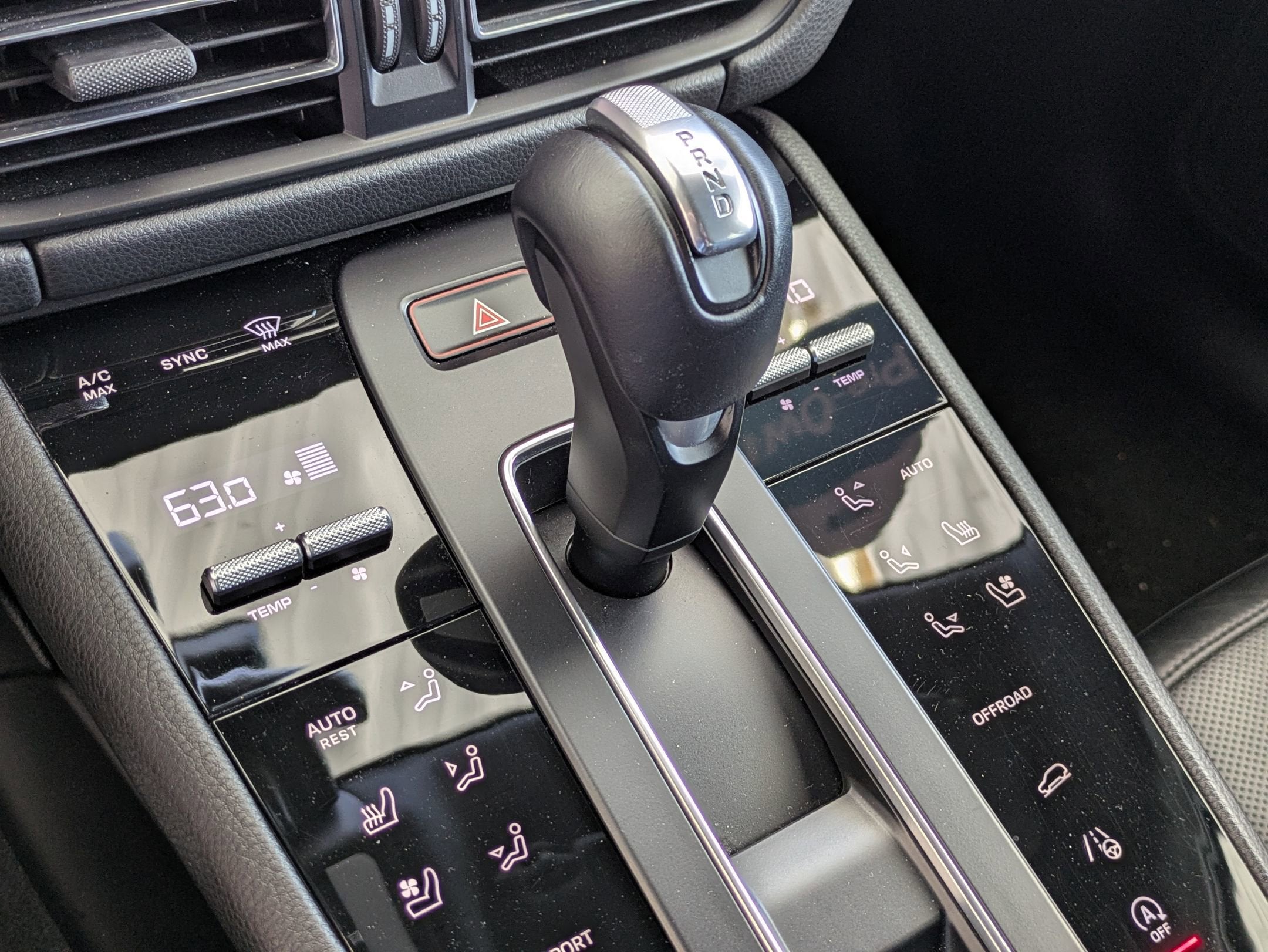 2024 Porsche Macan T