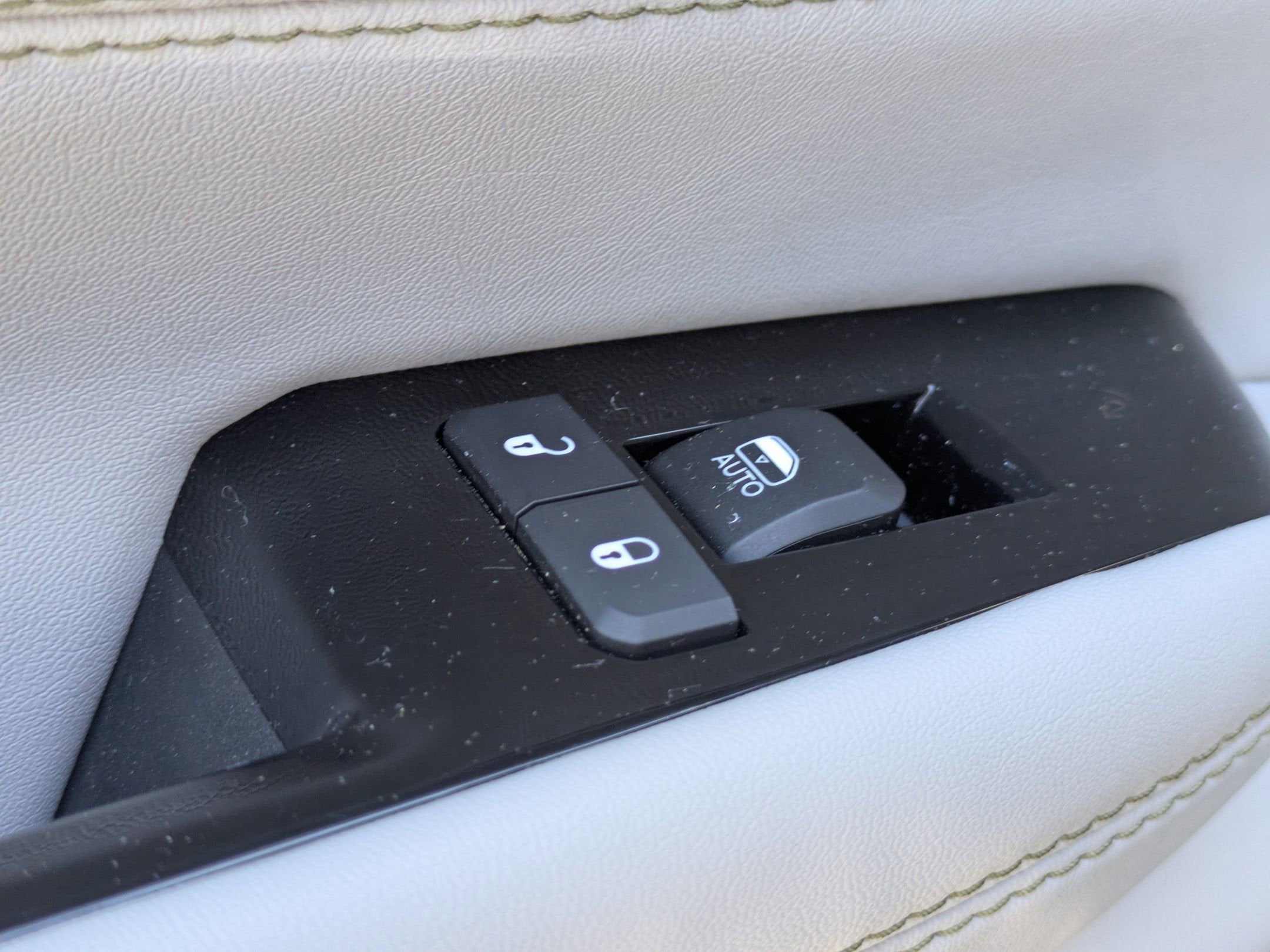 2023 Jeep Wagoneer Base