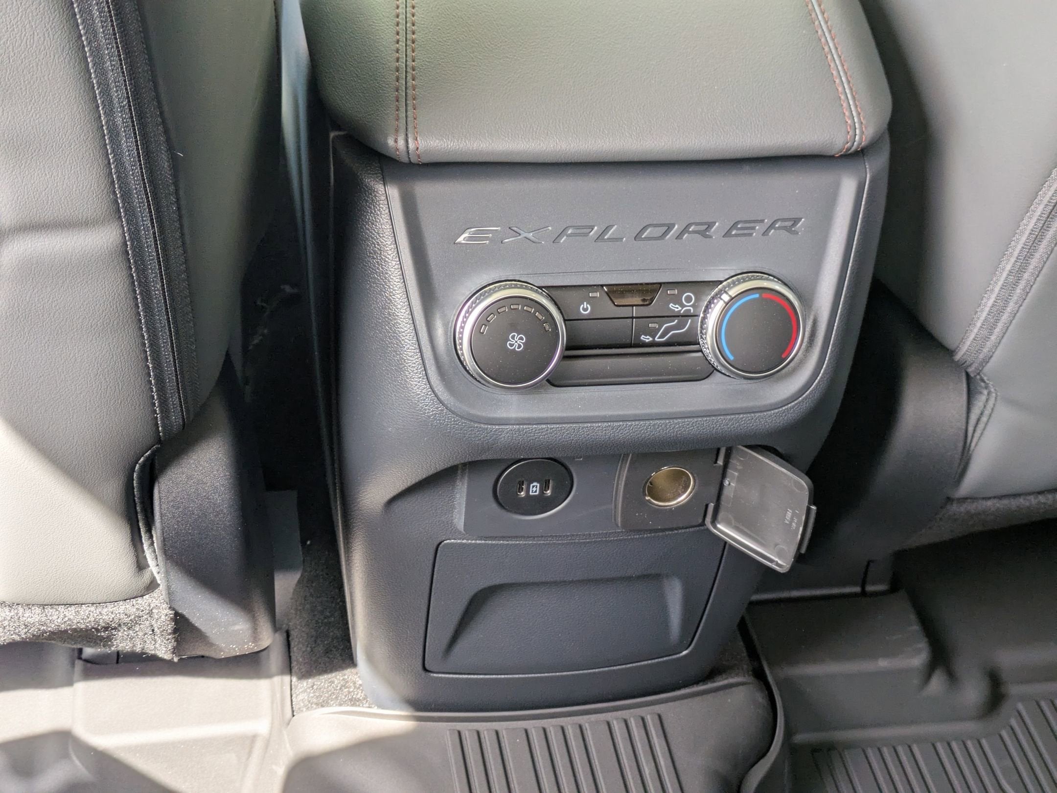 2026 Ford Explorer Active w/200A Pkg