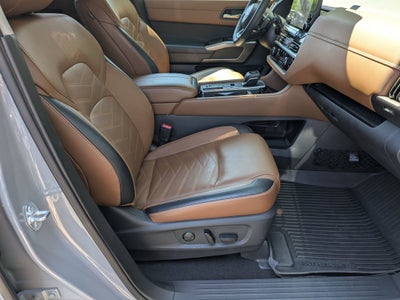 2024 Nissan Pathfinder Platinum