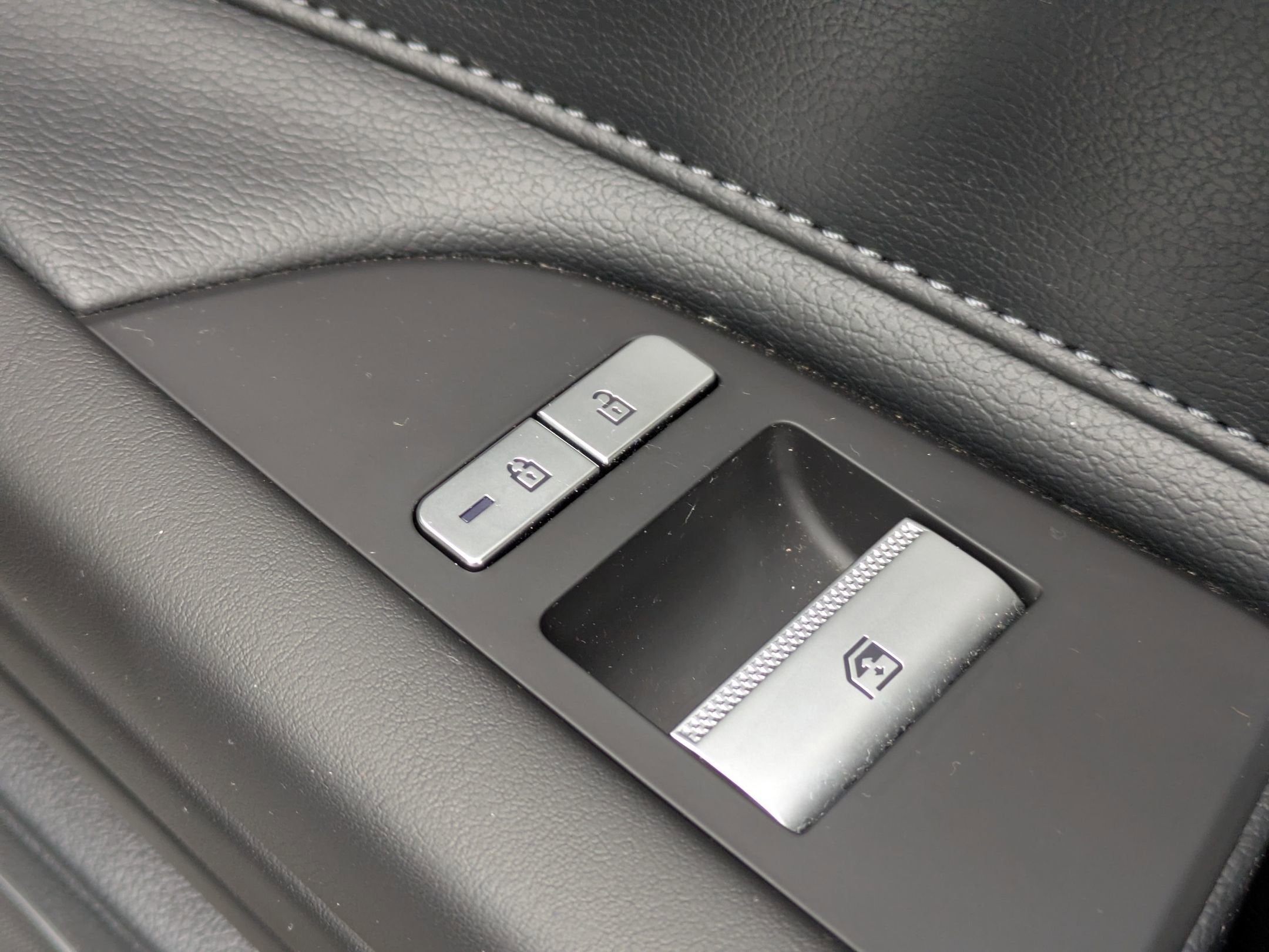 2023 Genesis G80 2.5T