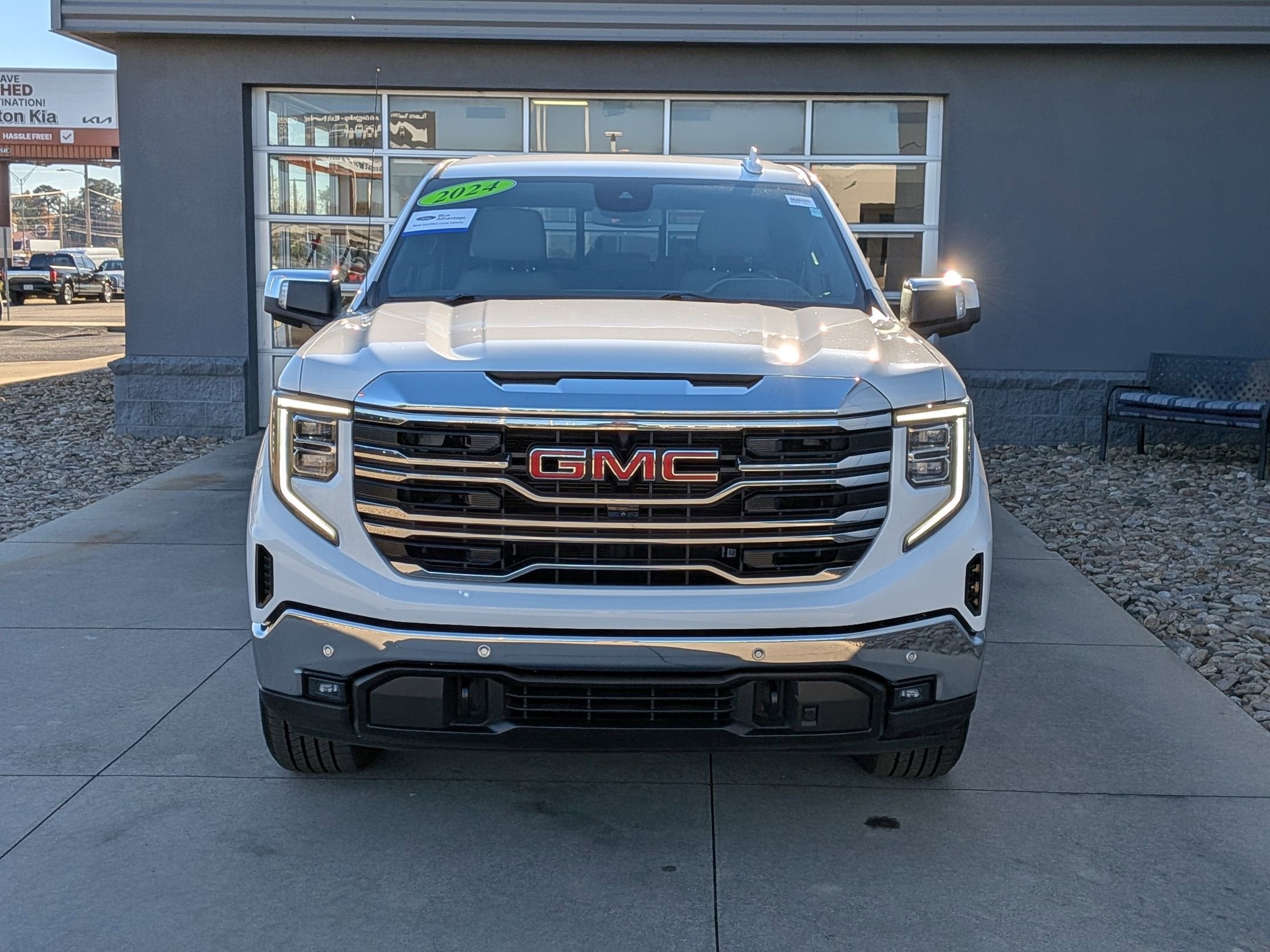 2024 GMC Sierra 1500 SLT