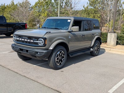 2026 Ford Bronco Outer Banks