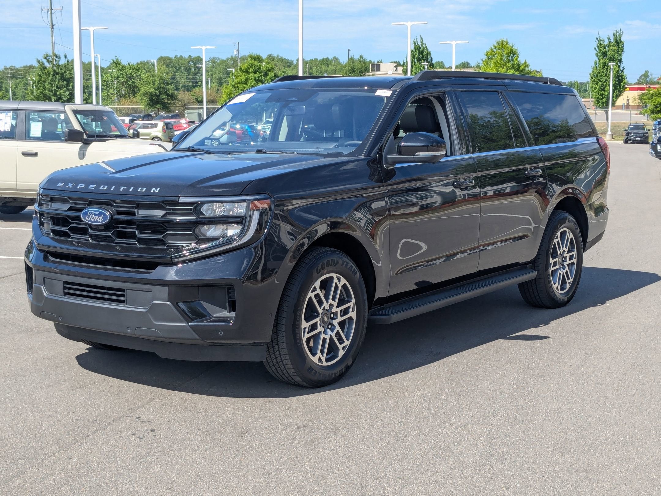 2025 Ford Expedition Max Active