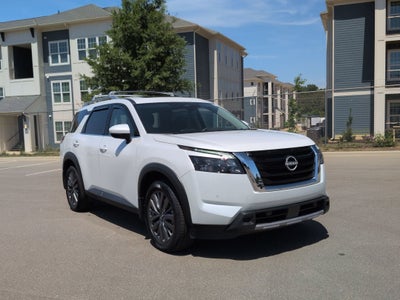 2025 Nissan Pathfinder SL
