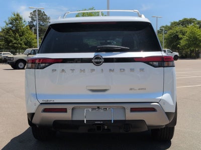 2025 Nissan Pathfinder SL