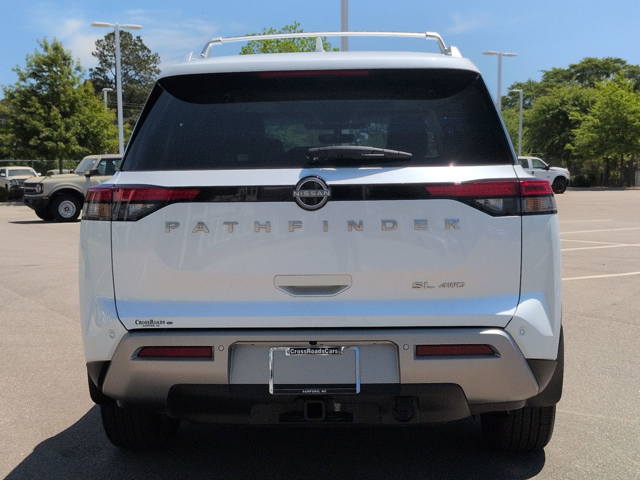 2025 Nissan Pathfinder SL