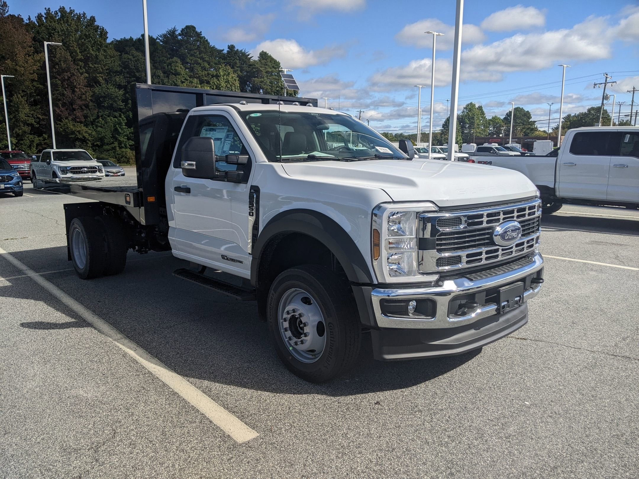 2025 Ford Super Duty F-550 DRW XL
