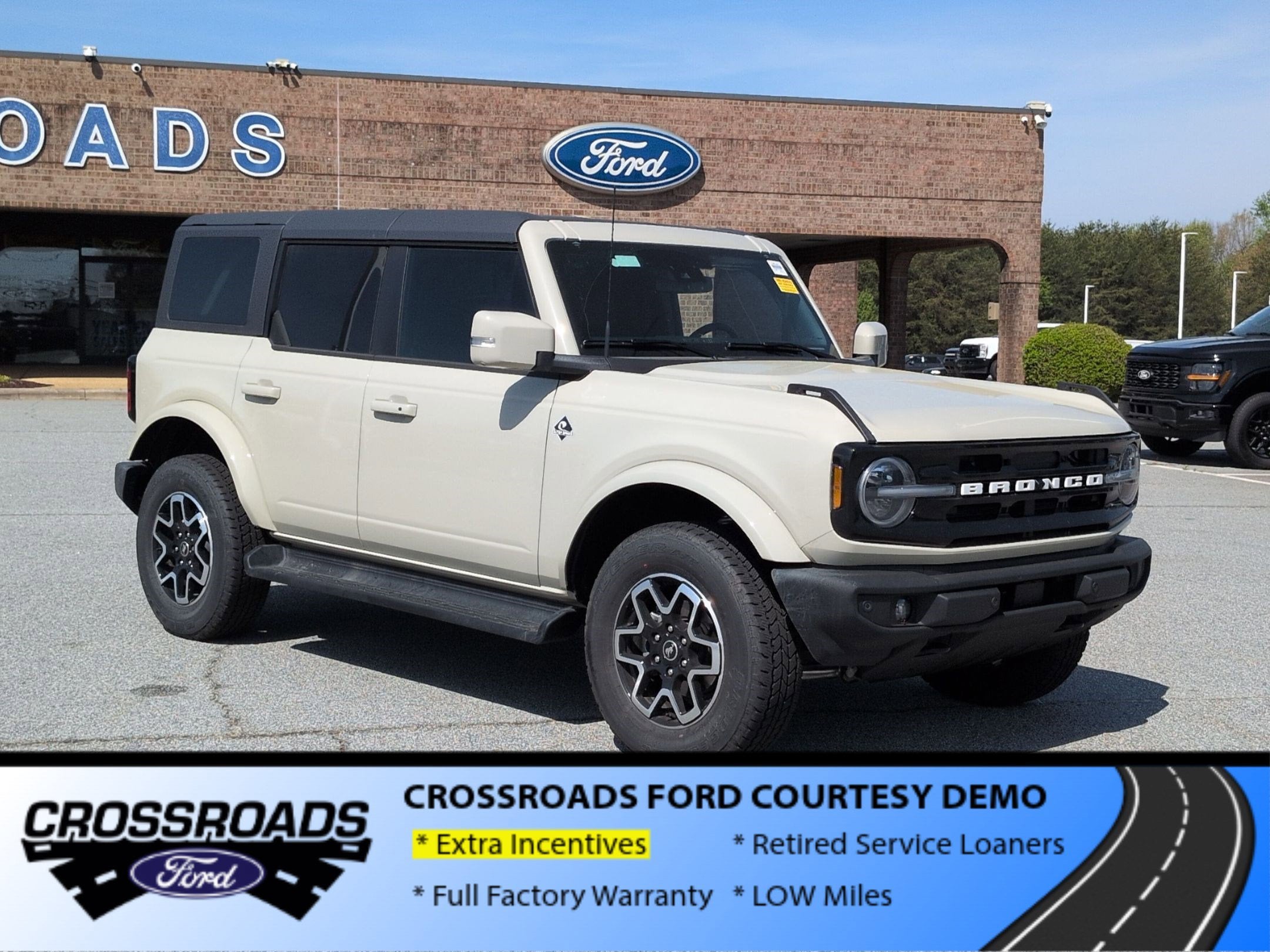 2025 Ford Bronco Outer Banks - Crossroads Courtesy Demo