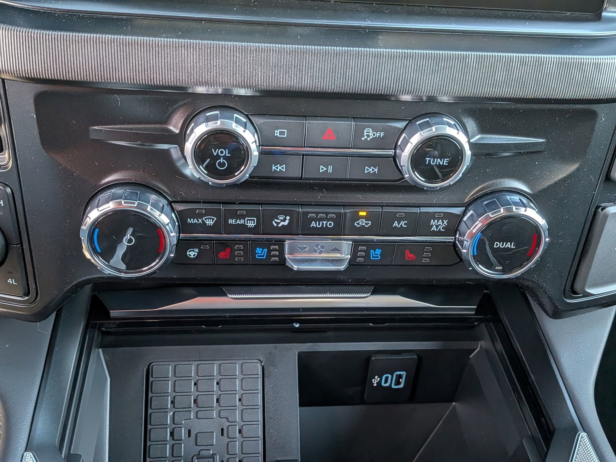 2026 Ford Super Duty F-250 SRW Platinum Tremor