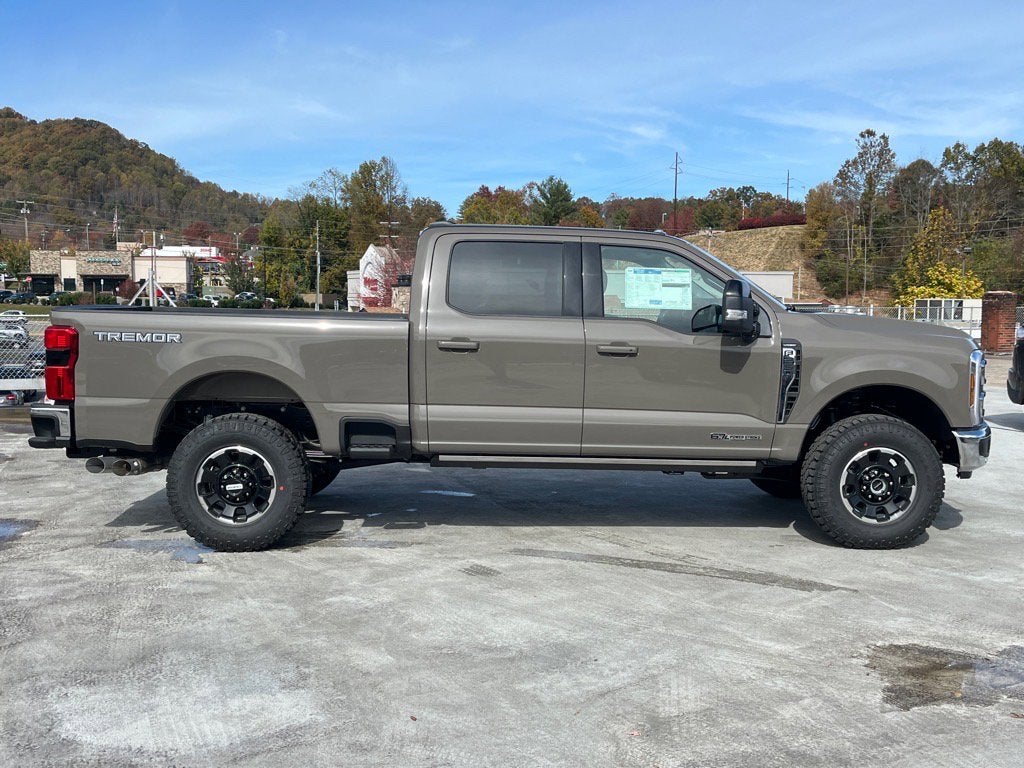 2026 Ford Super Duty F-250 SRW LARIAT TREMOR