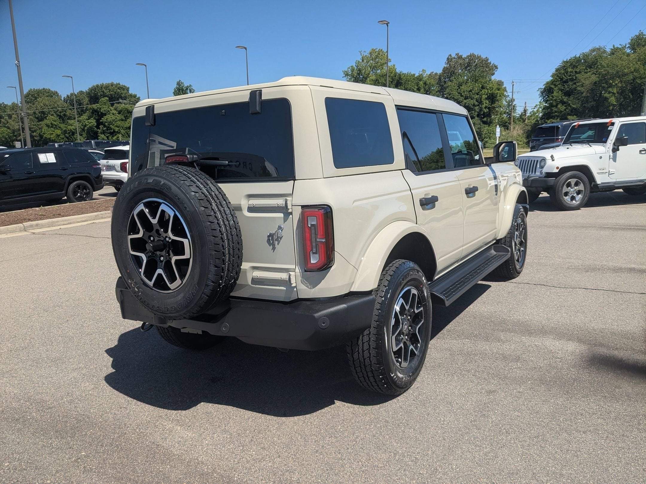 2026 Ford Bronco Outer Banks