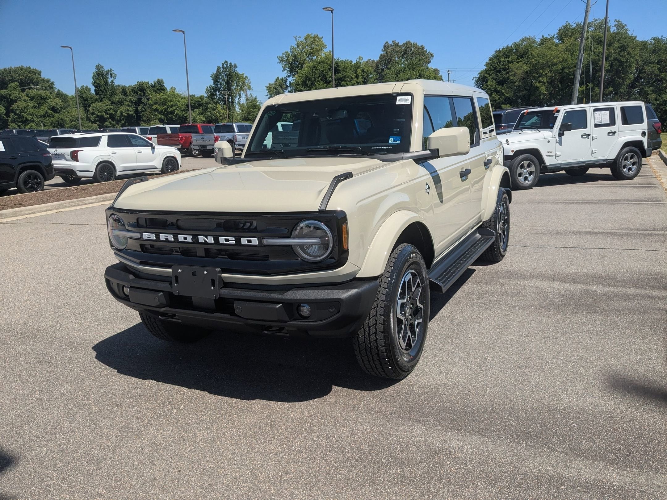 2026 Ford Bronco Outer Banks