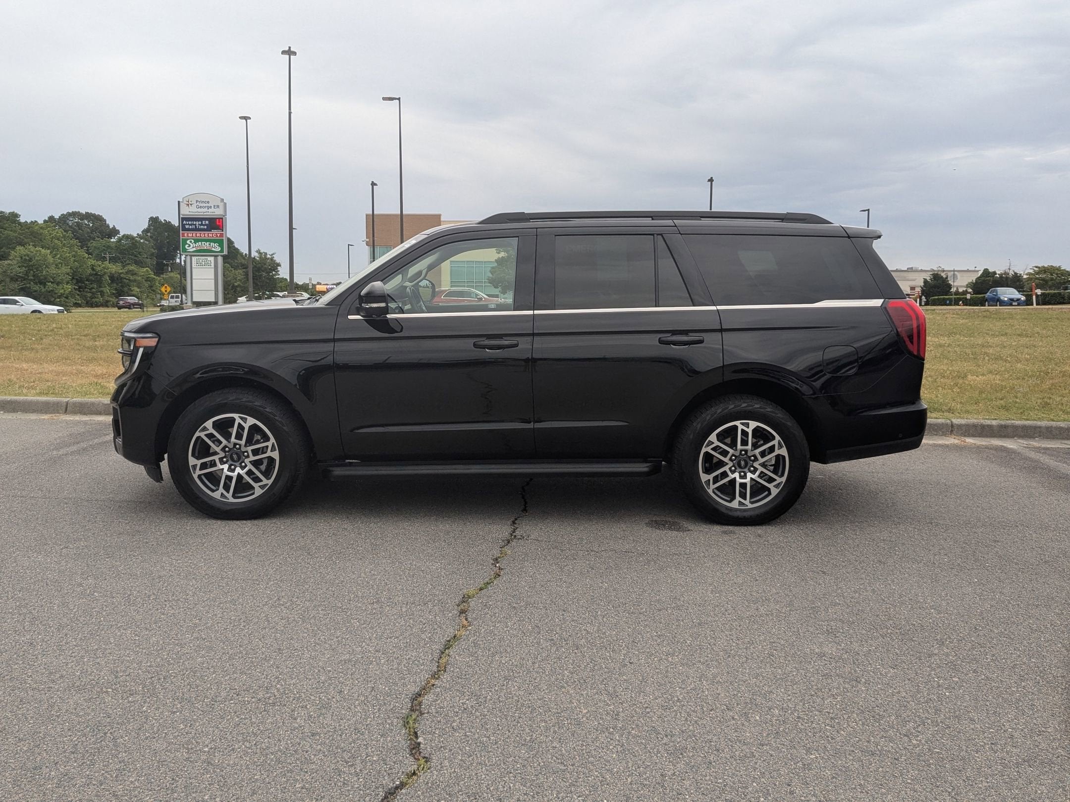 2025 Ford Expedition Active