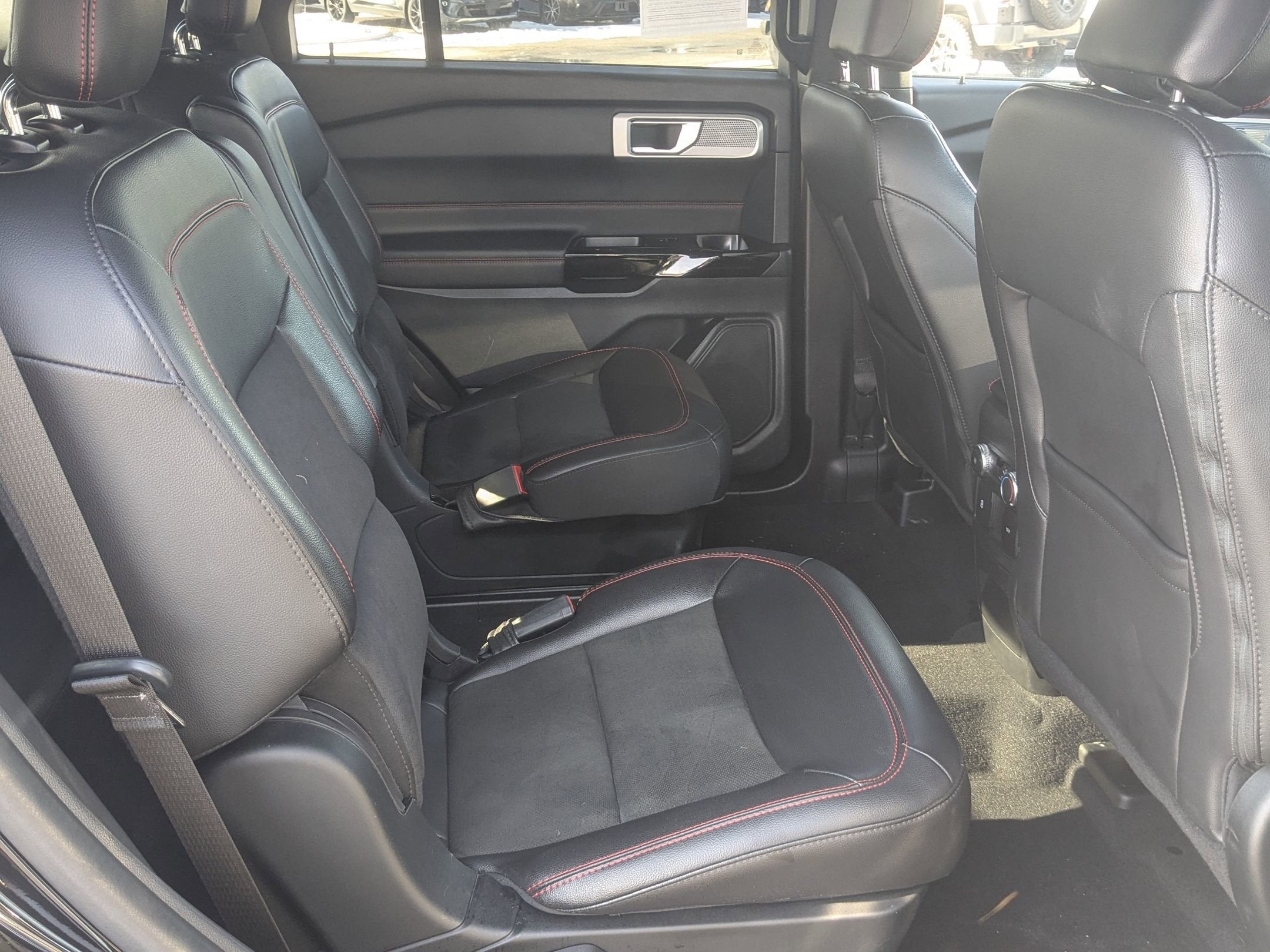 2022 Ford Explorer ST-Line