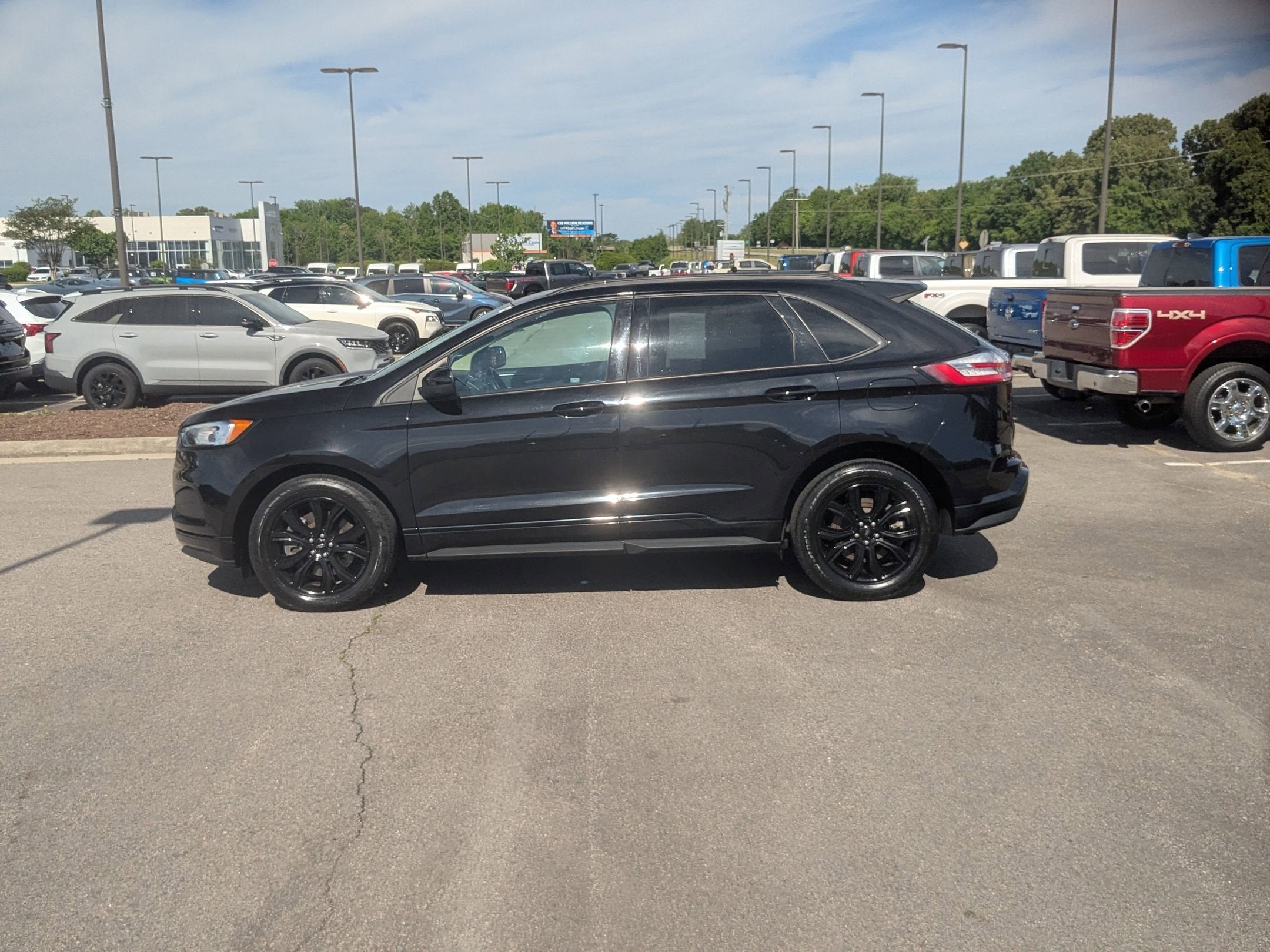 2022 Ford Edge SE