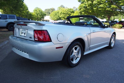2003 Ford Mustang V6