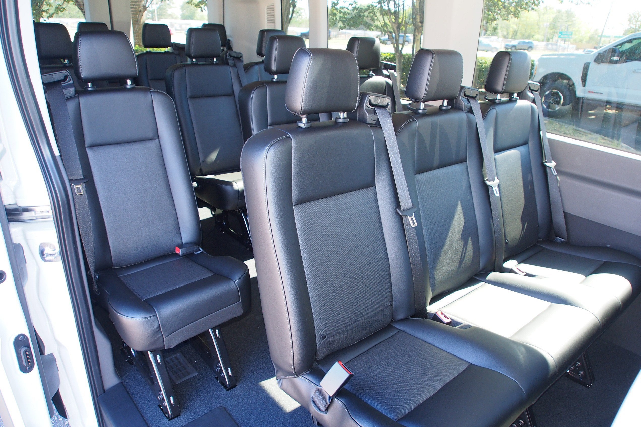 2025 Ford Transit Passenger Wagon XL