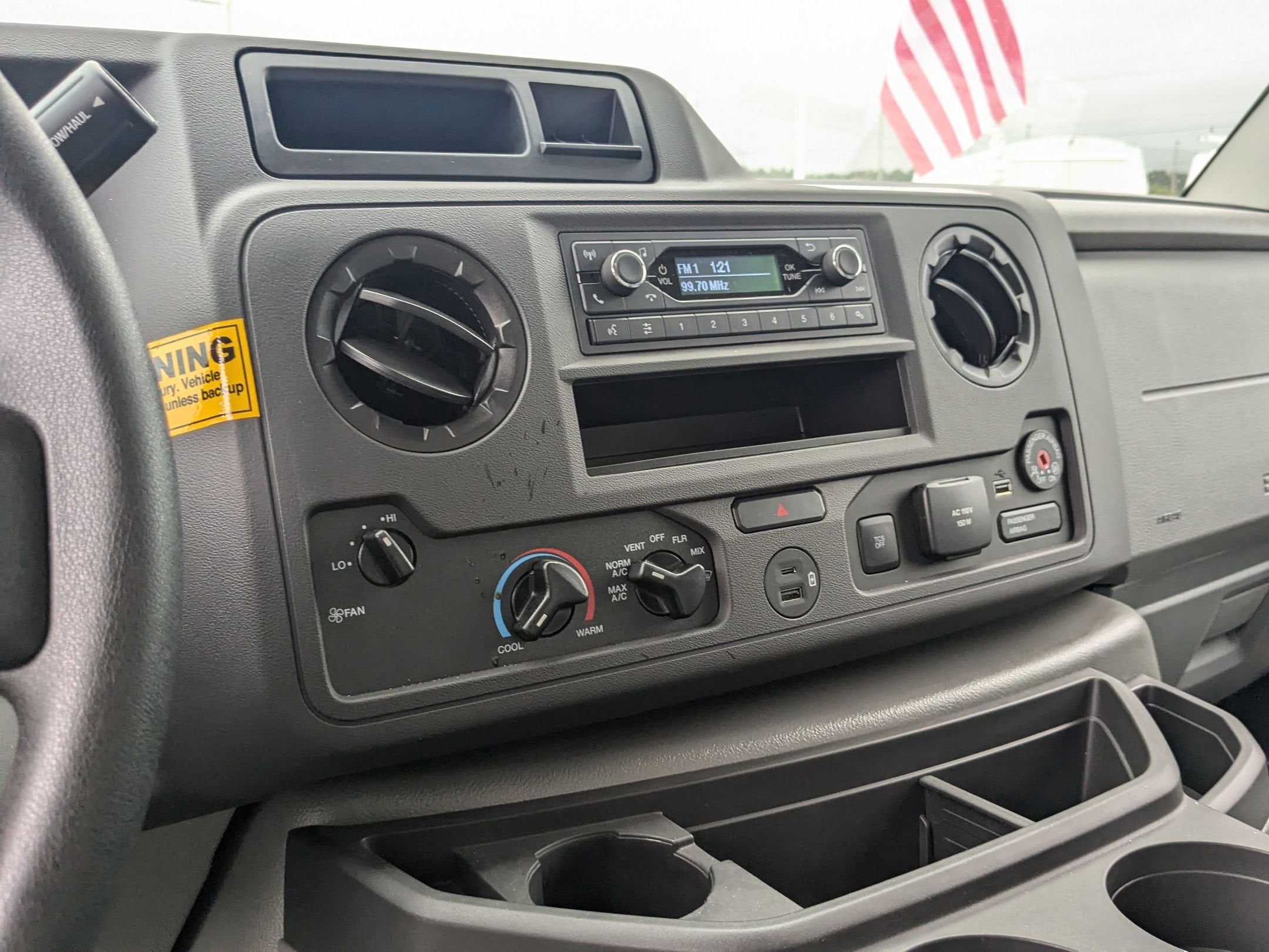 2025 Ford E-Series Cutaway Base