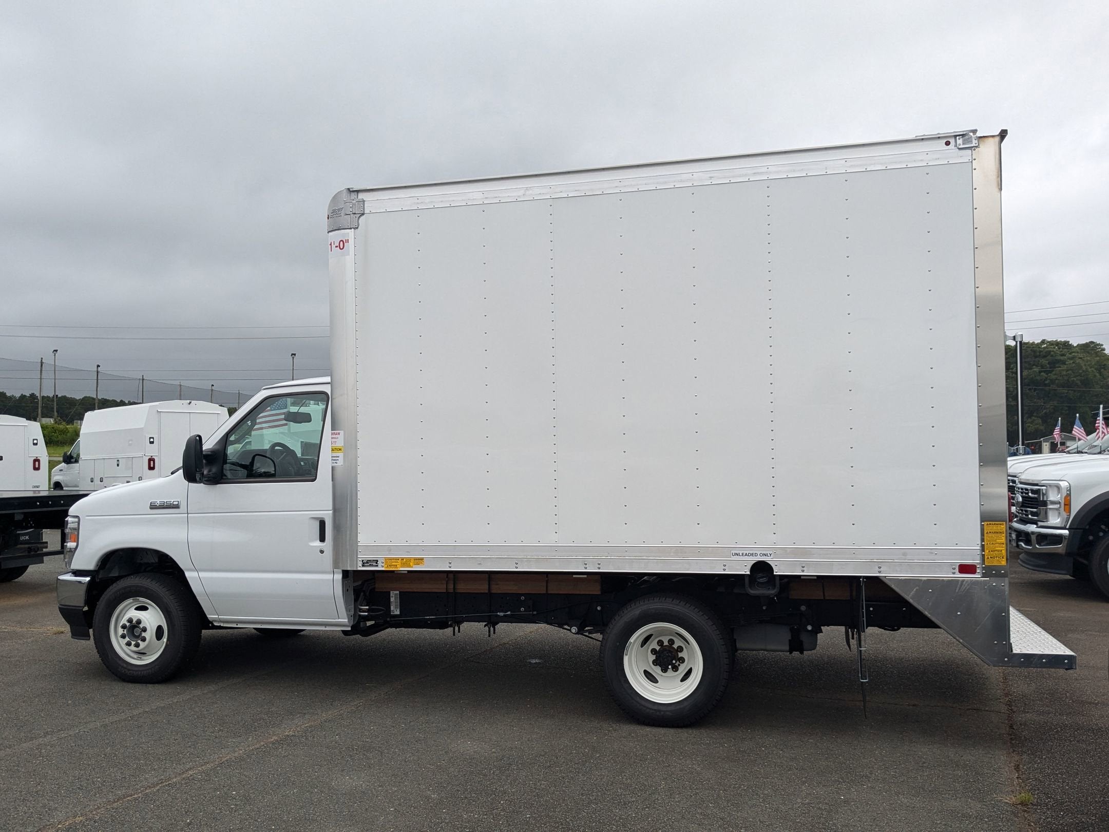 2025 Ford E-Series Cutaway Base